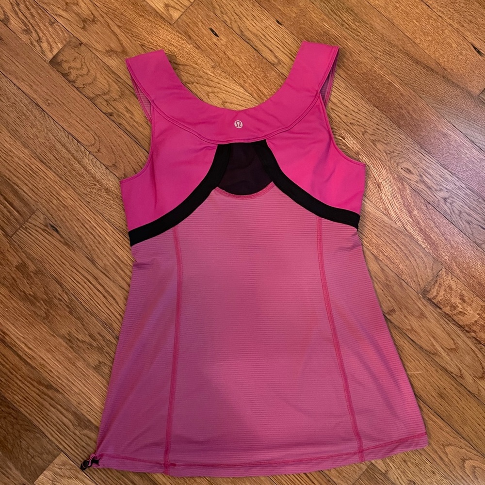 Lululemon pink top